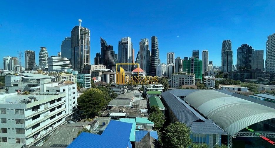 For rent 3 Beds condo in Khlong Toei, Bangkok
