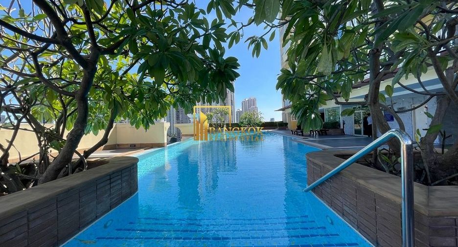 For rent 3 Beds condo in Khlong Toei, Bangkok
