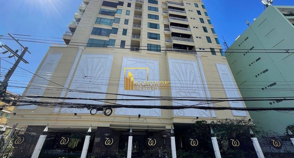 For rent 3 Beds condo in Khlong Toei, Bangkok