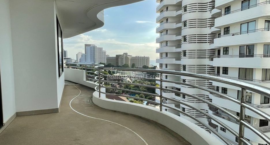 For rent 3 bedrooms condo in Bang Lamung, Chonburi