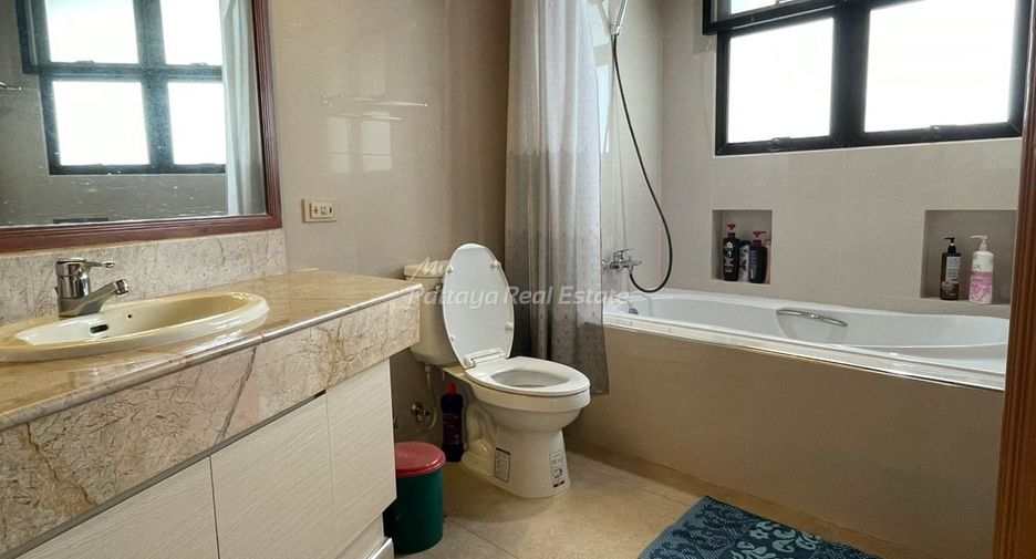For rent 3 bedrooms condo in Bang Lamung, Chonburi