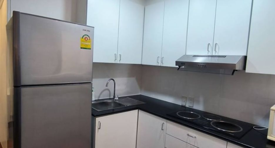 For sale 2 ベッドルーム condo in Khlong Toei, Bangkok