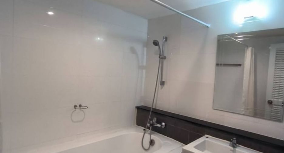 For sale 2 ベッドルーム condo in Khlong Toei, Bangkok