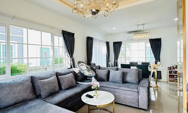 For rent 4 bed condo in Mueang Samut Prakan, Samut Prakan