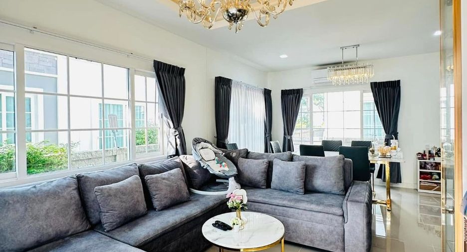 For rent 4 bed condo in Mueang Samut Prakan, Samut Prakan