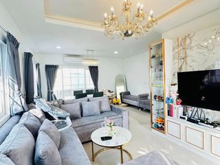 For rent 4 bed condo in Mueang Samut Prakan, Samut Prakan