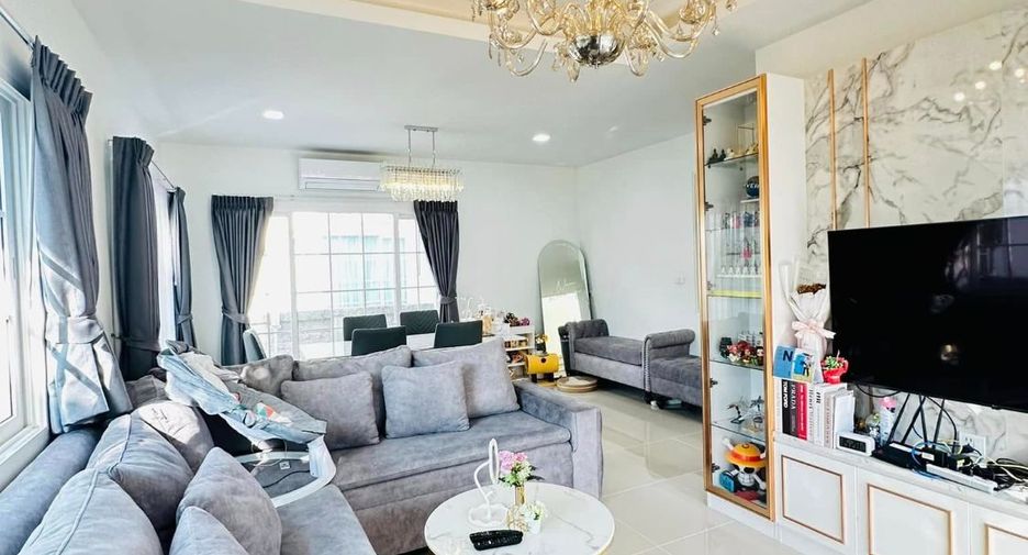 For rent 4 bed condo in Mueang Samut Prakan, Samut Prakan