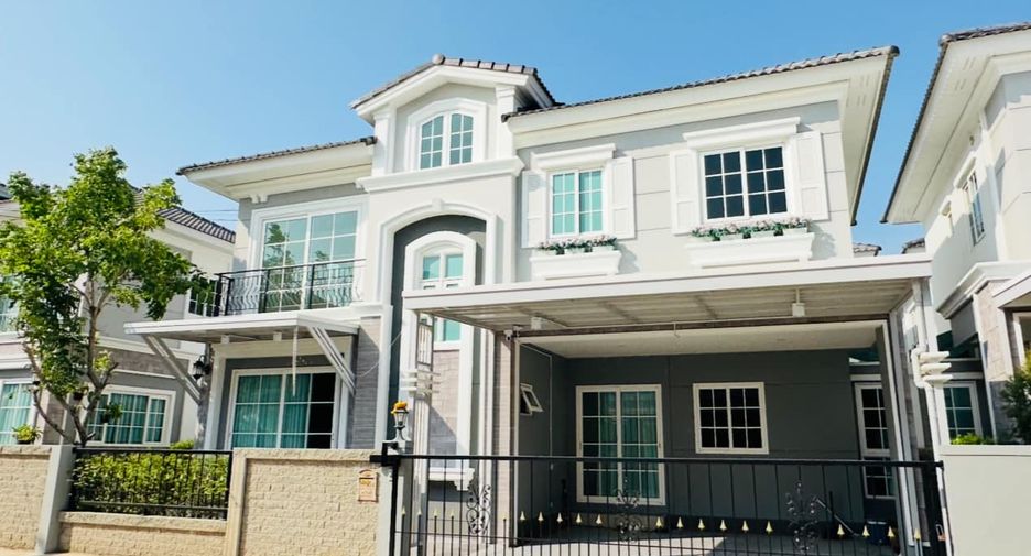 For rent 4 bed condo in Mueang Samut Prakan, Samut Prakan