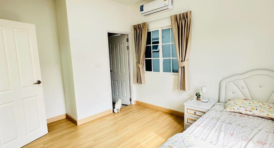 For rent 4 bed condo in Mueang Samut Prakan, Samut Prakan