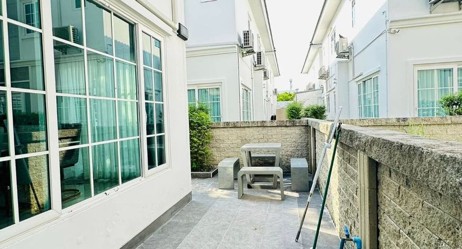 For rent 4 bed condo in Mueang Samut Prakan, Samut Prakan