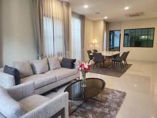For sale 5 Beds house in Saphan Sung, Bangkok