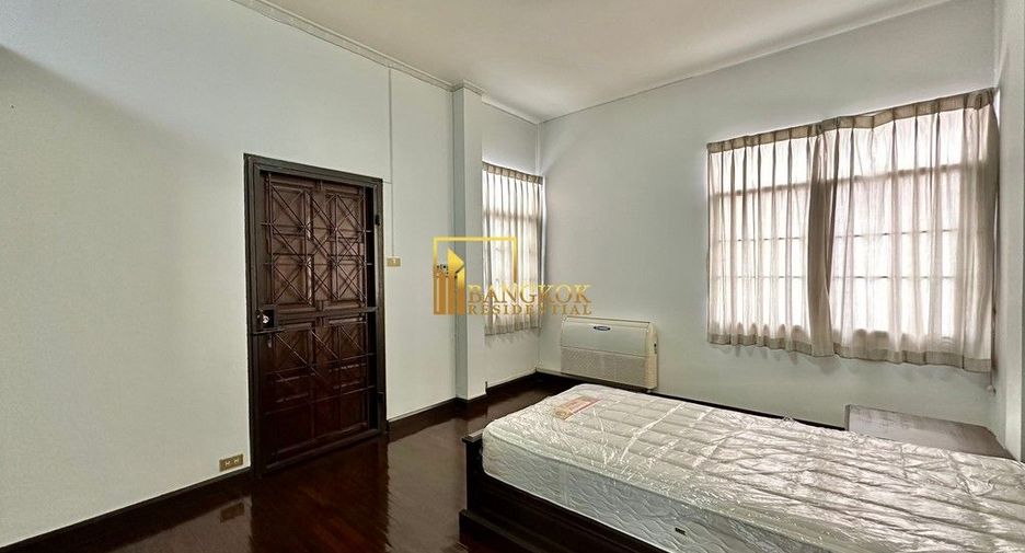 Haus zur Miete mit 3 Zimmer in Watthana, Bangkok