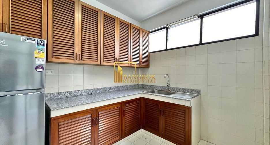 Haus zur Miete mit 3 Zimmer in Watthana, Bangkok