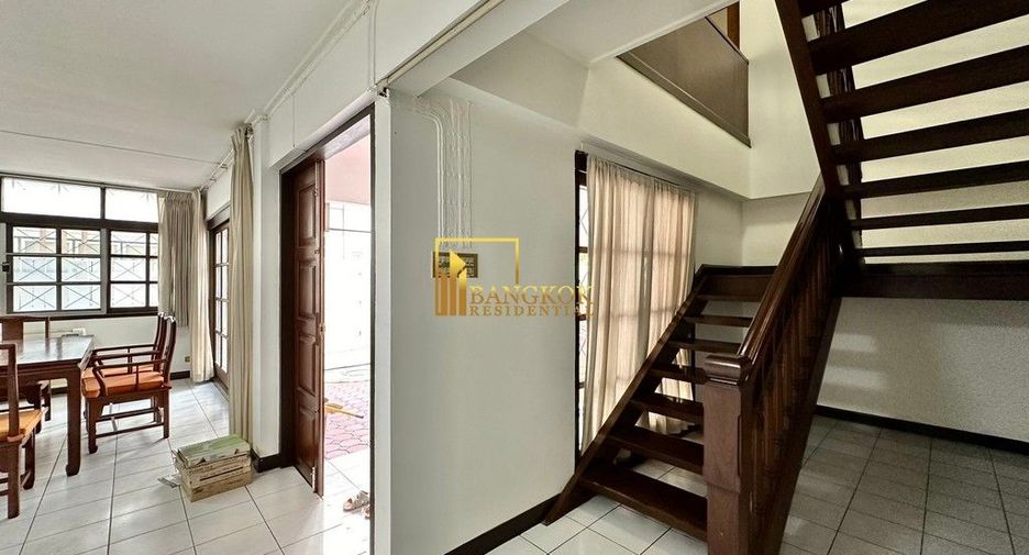 Haus zur Miete mit 3 Zimmer in Watthana, Bangkok