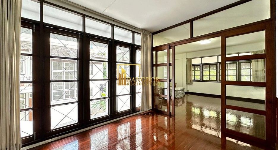 Haus zur Miete mit 3 Zimmer in Watthana, Bangkok