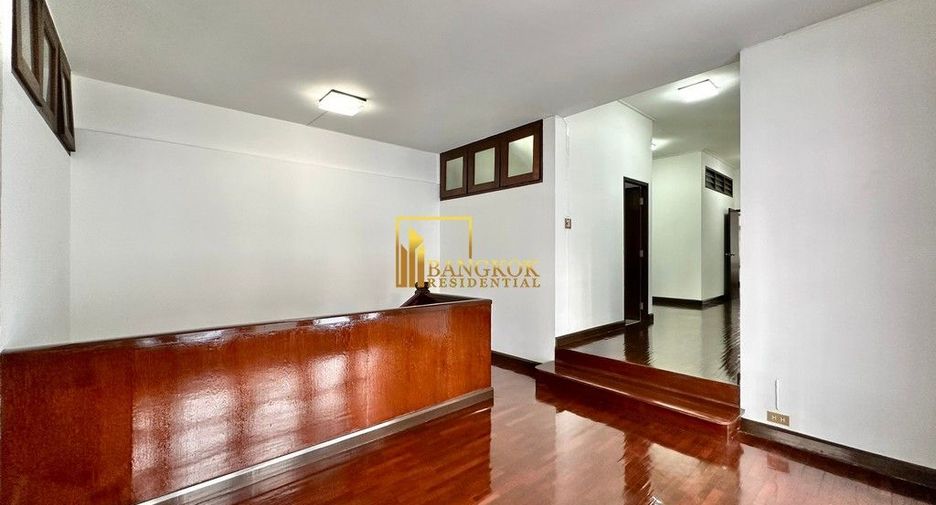 Haus zur Miete mit 3 Zimmer in Watthana, Bangkok