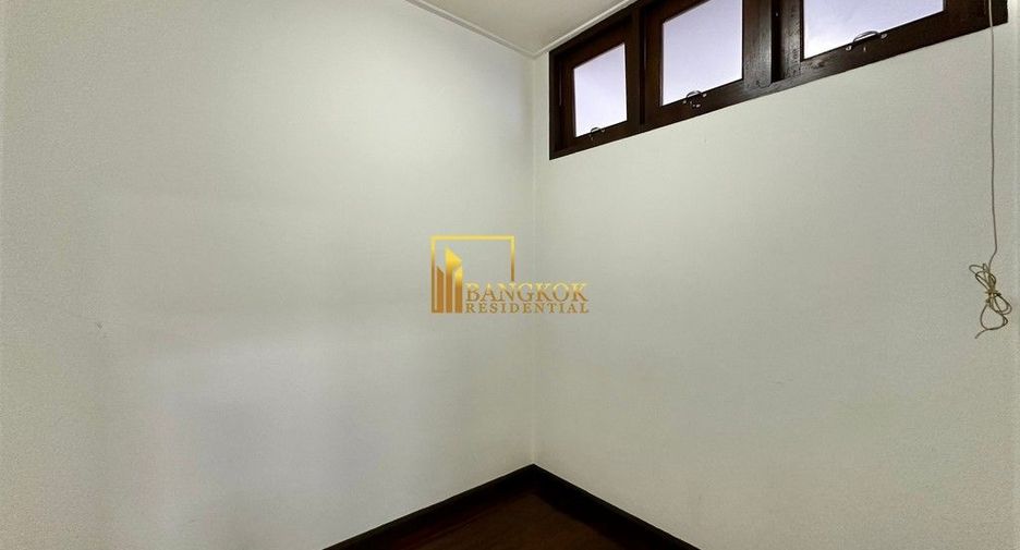 Haus zur Miete mit 3 Zimmer in Watthana, Bangkok