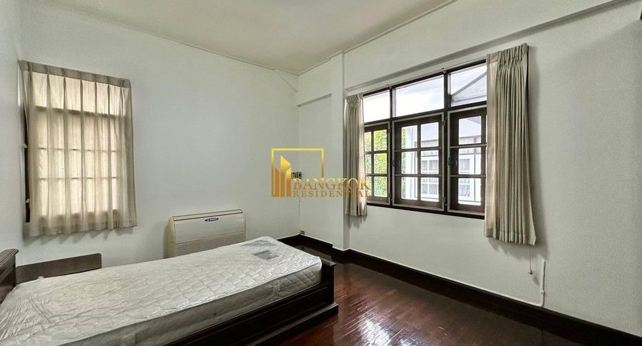 Haus zur Miete mit 3 Zimmer in Watthana, Bangkok