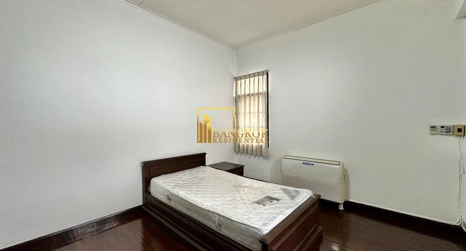 Haus zur Miete mit 3 Zimmer in Watthana, Bangkok