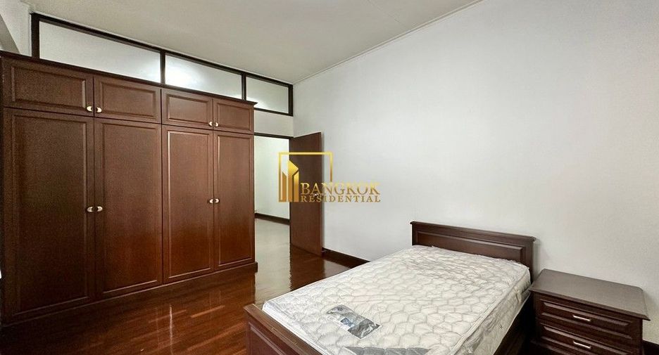 Haus zur Miete mit 3 Zimmer in Watthana, Bangkok