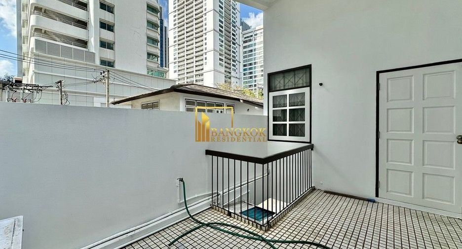 Haus zur Miete mit 3 Zimmer in Watthana, Bangkok