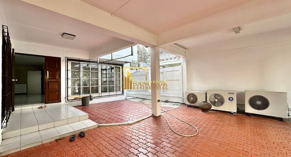 Haus zur Miete mit 3 Zimmer in Watthana, Bangkok