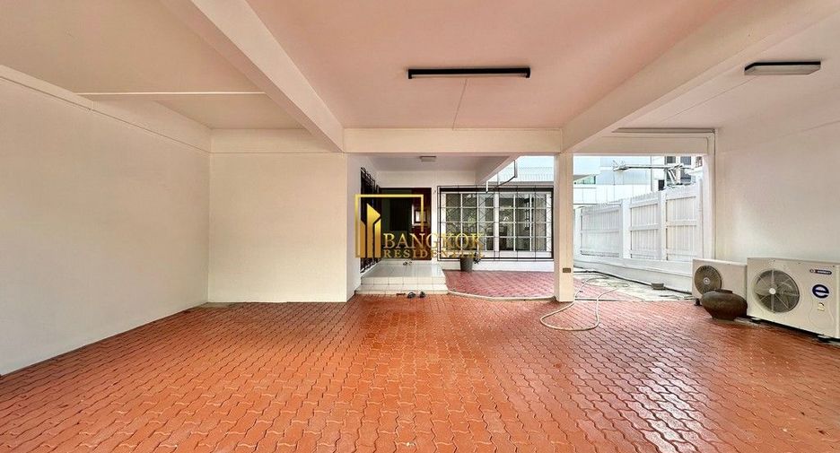 Haus zur Miete mit 3 Zimmer in Watthana, Bangkok