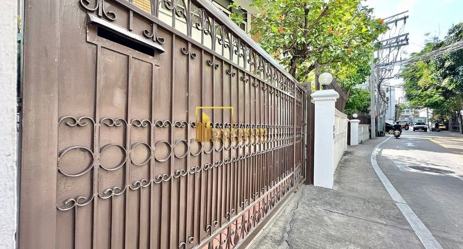 Haus zur Miete mit 3 Zimmer in Watthana, Bangkok