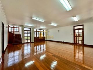 For rent 3 bedrooms house in Watthana, Bangkok