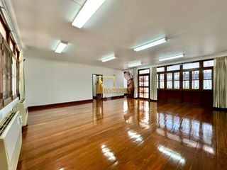 For rent 3 bedrooms house in Watthana, Bangkok