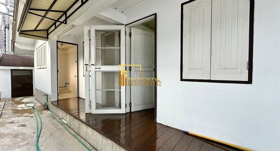 For rent 3 bedrooms house in Watthana, Bangkok