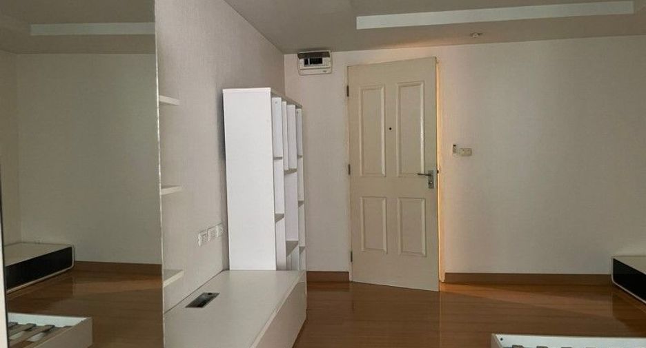 For sale studio condo in Huai Khwang, Bangkok