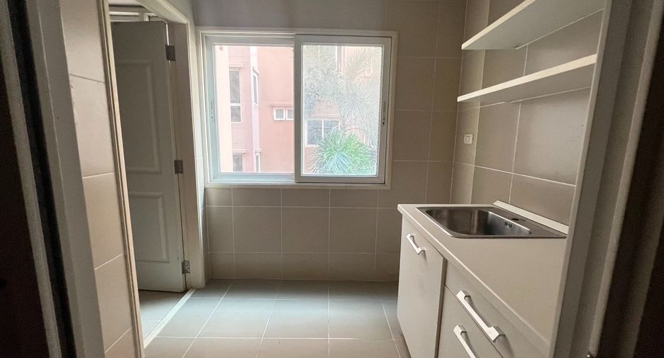 For sale studio condo in Huai Khwang, Bangkok