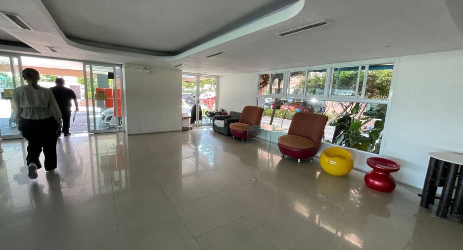 For sale studio condo in Huai Khwang, Bangkok
