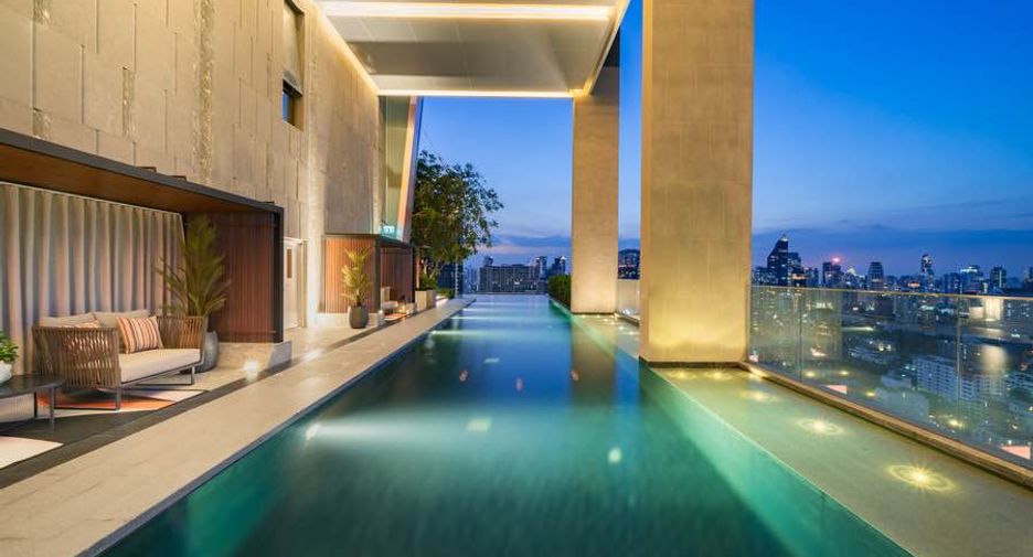 Condo en alquiler y en venta de 2 habitaciones en Khlong Toei, Bangkok