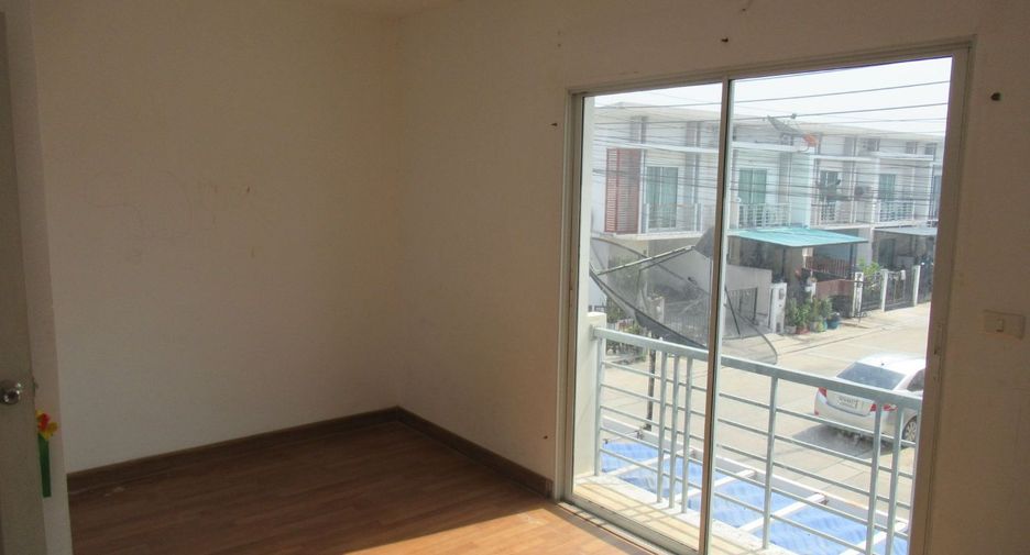 Reihenhaus zum Kauf mit Studio in Nong Khaem, Bangkok