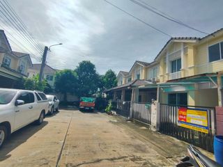 For sale studio townhouse in Saphan Sung, Bangkok
