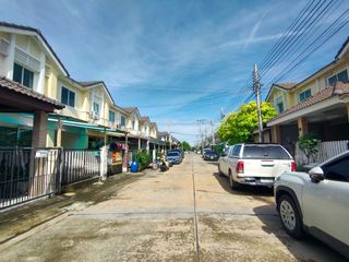 For sale studio townhouse in Saphan Sung, Bangkok