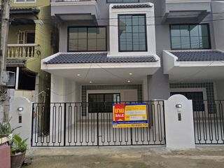 出售 公寓 联排别墅 在 Thawi Watthana, 曼谷