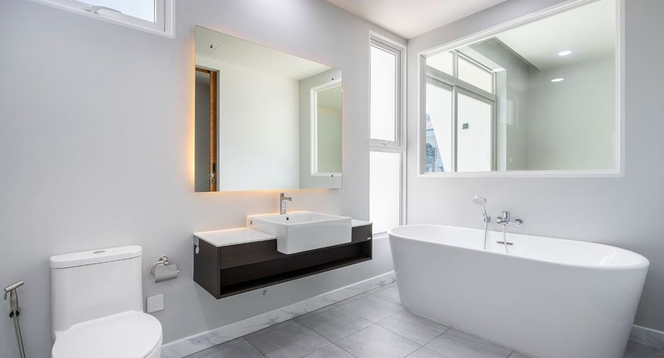 For sale 4 bedrooms villa in Kathu, Phuket