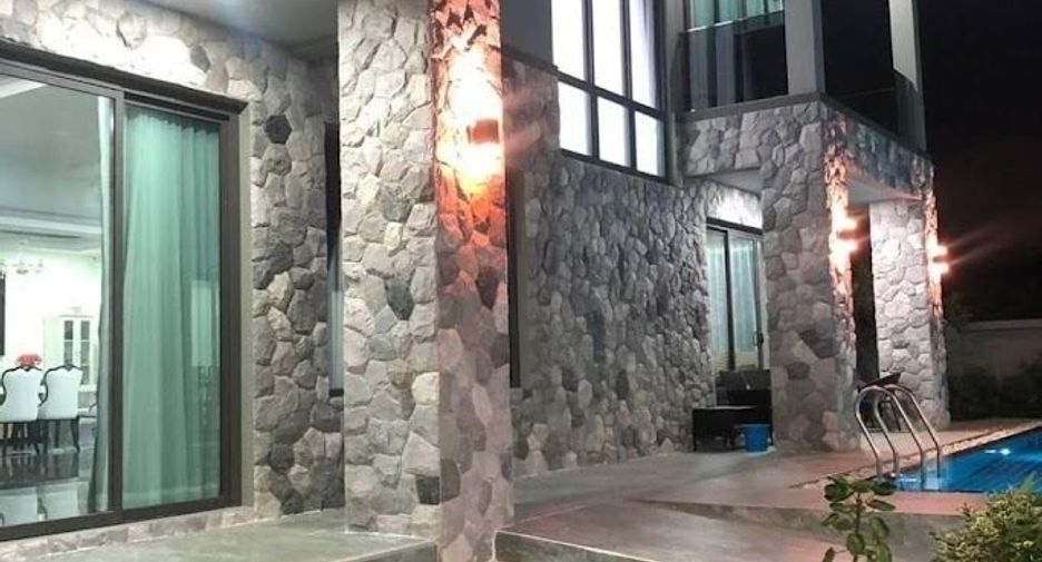 For sale 5 bedrooms house in Taling Chan, Bangkok