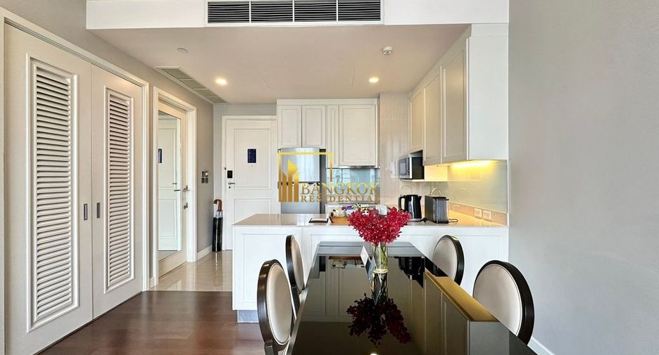 For rent 2 bedrooms serviced apartment in Watthana, Bangkok