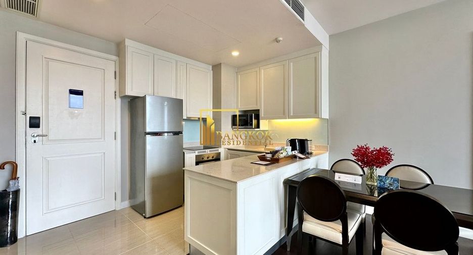 For rent 2 bedrooms serviced apartment in Watthana, Bangkok