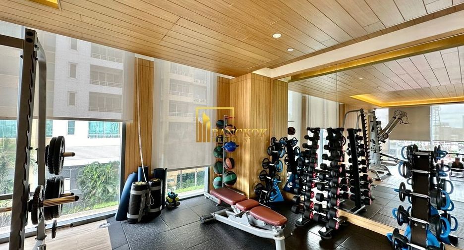For rent 2 bedrooms serviced apartment in Watthana, Bangkok