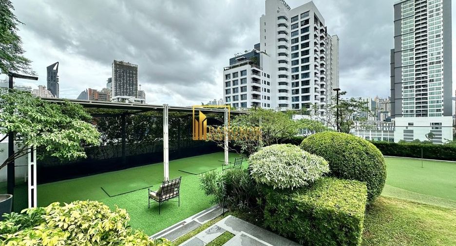 For rent 2 bedrooms serviced apartment in Watthana, Bangkok
