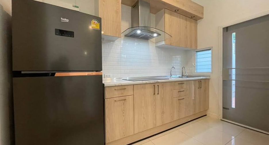 For rent 3 bedrooms condo in Prawet, Bangkok