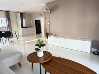 For rent そして for sale 3 Beds house in Suan Luang, Bangkok
