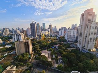 For rent 3 bedrooms apartment in Watthana, Bangkok