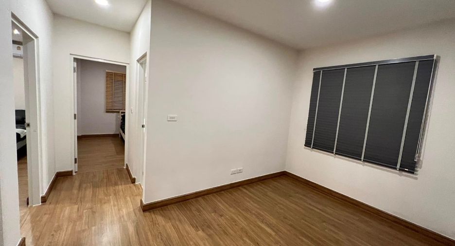 Haus zur Miete mit 4 Zimmer in Prawet, Bangkok