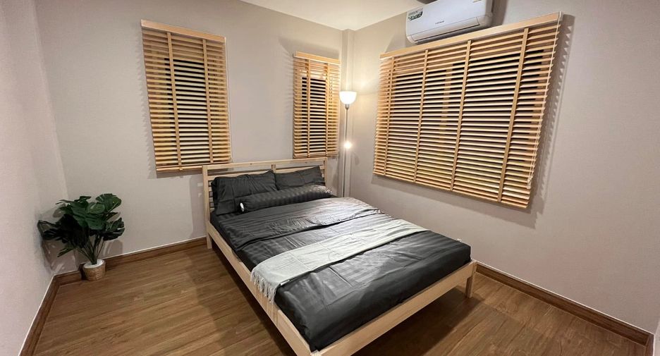 Haus zur Miete mit 4 Zimmer in Prawet, Bangkok